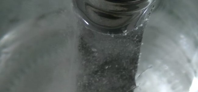 Burnishing a knife in citric acid