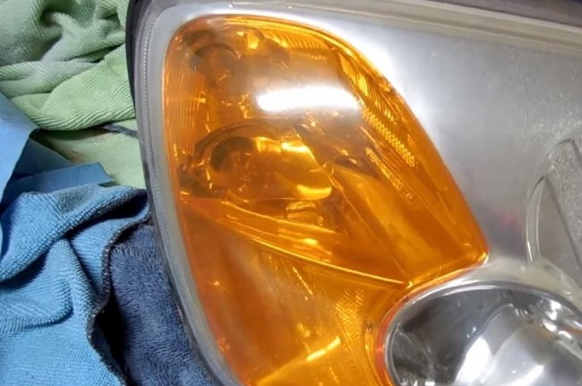 Polishing headlights with toothpaste