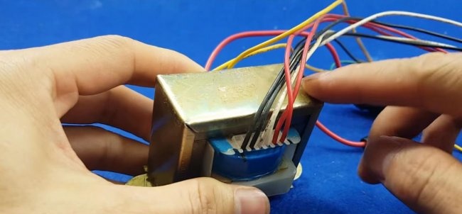 Soldering iron with instant heating