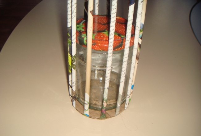 Wicker vase made from newspaper tubes