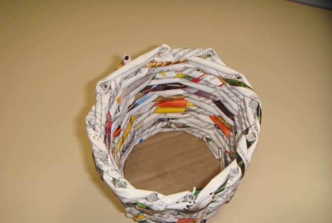 Wicker vase made from newspaper tubes