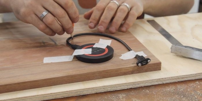 Wireless bedside table for charging gadgets