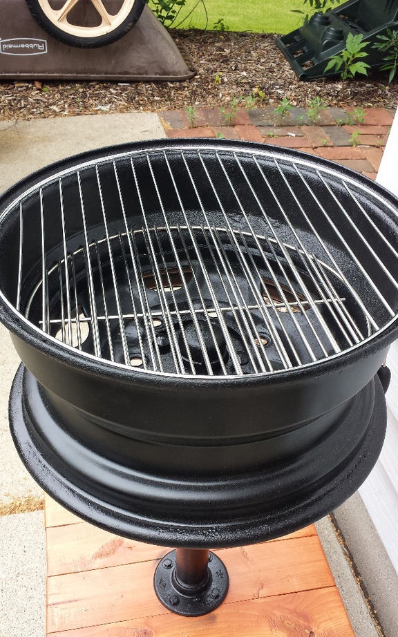 Brazier made from a wheel rim without welding