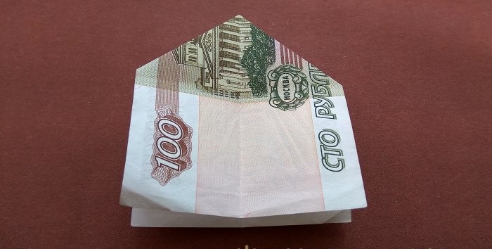 DIY origami pyramid model from banknotes