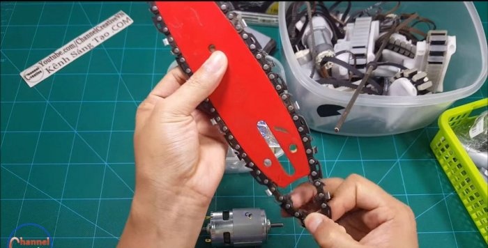 How to make a mobile saw with your own hands