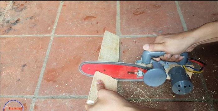 How to make a mobile saw with your own hands