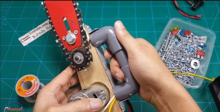 How to make a mobile saw with your own hands