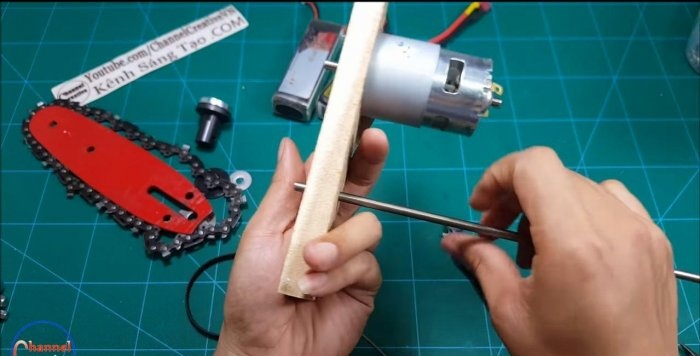 How to make a mobile saw with your own hands