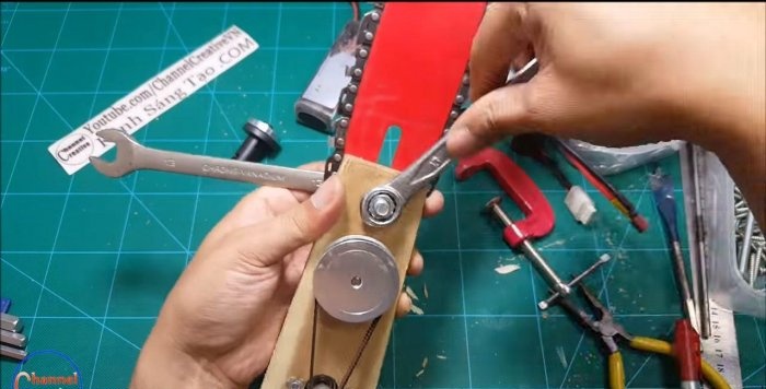 How to make a mobile saw with your own hands