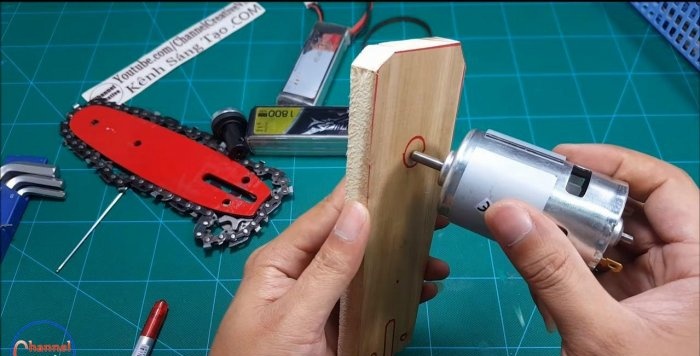 How to make a mobile saw with your own hands