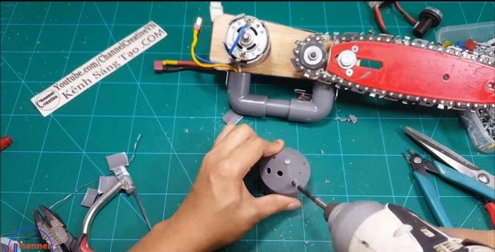 How to make a mobile saw with your own hands