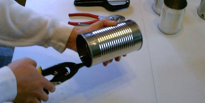 Camping stove from a tin can in 15 minutes