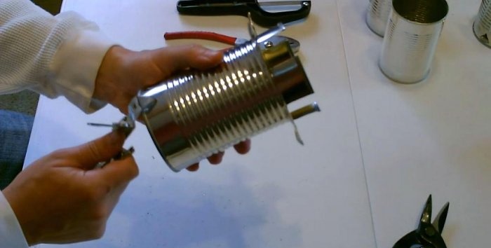 Camping stove from a tin can in 15 minutes