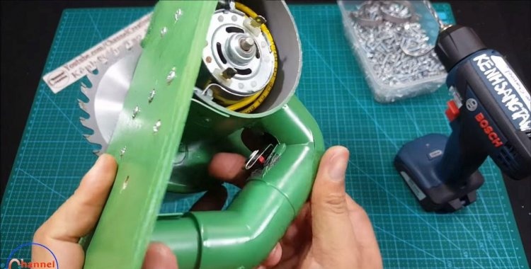 Mini circular saw