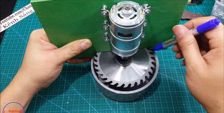 Mini circular saw