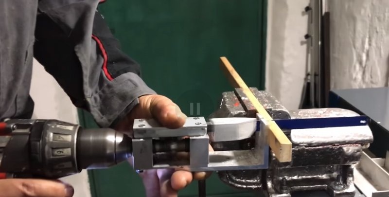 A reciprocating saw from a drill is possible