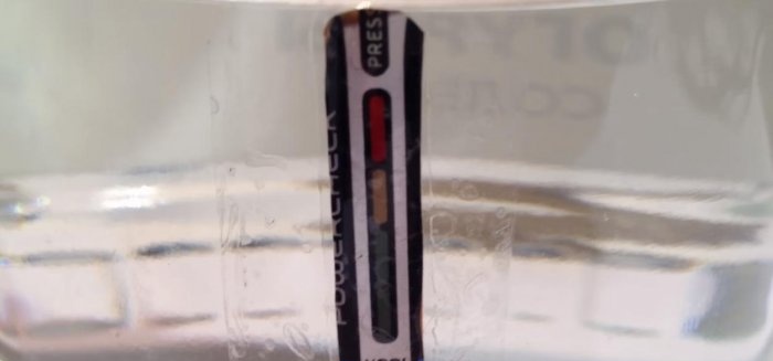 Temperature indicator from a Duracell battery