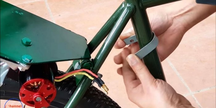 Electric bicycle based on a brushless motor