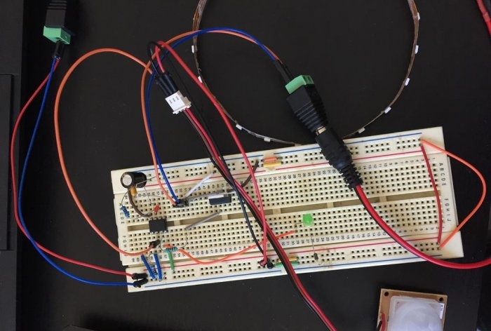 Automatic LED lighting with motion sensor