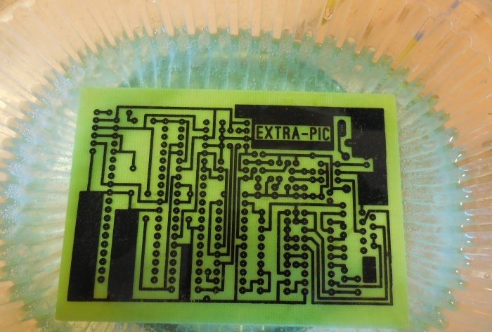 Etching printed circuit boards in ammonium persulfate solution