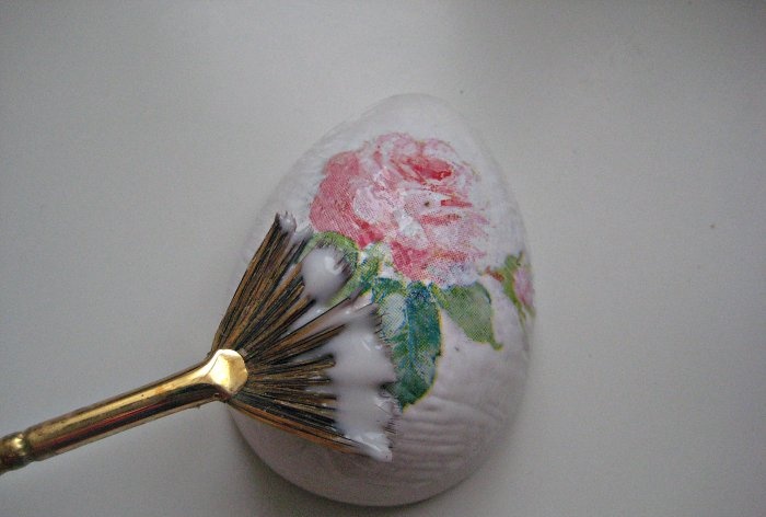 Easter magnets made of plaster