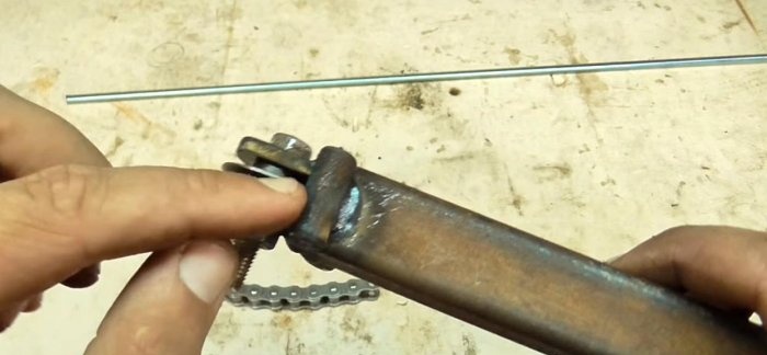 Simple pipe cutter