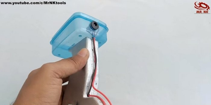 How to make a screwdriver from scrap parts