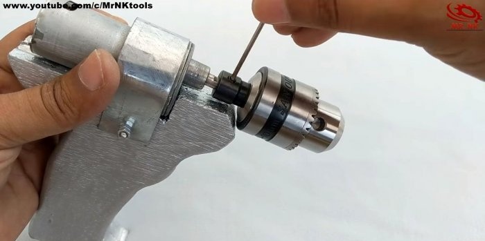 How to make a screwdriver from scrap parts