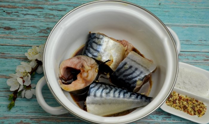 Mackerel pieces on the grill