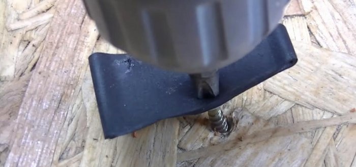 How to unscrew a licked screw