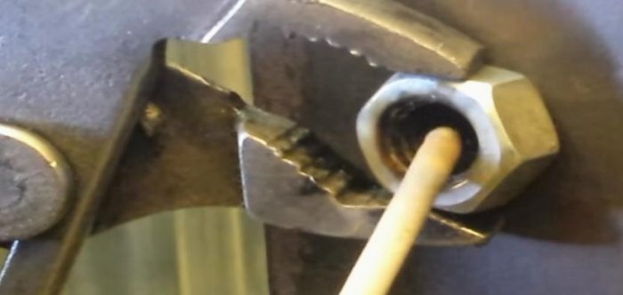 Seven ways to unscrew a broken bolt or stud