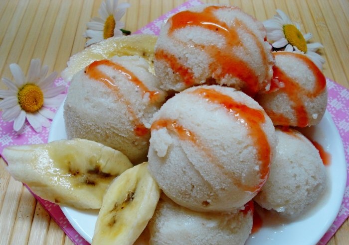 Banana ice cream with kefir