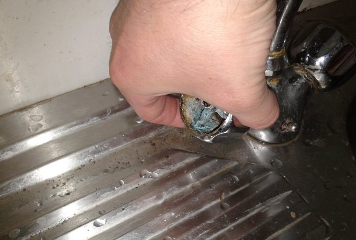 Kitchen faucet repair