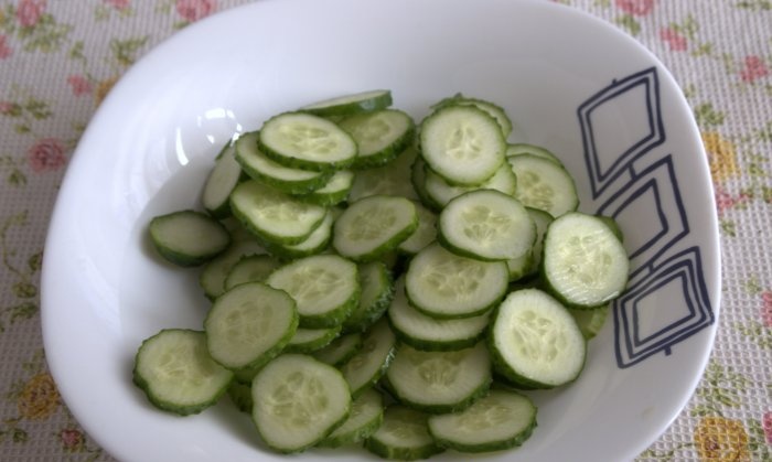 Super-fast lightly salted cucumbers in a jar in 15 minutes