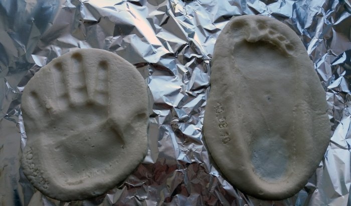 How to make a child's palm print as a keepsake