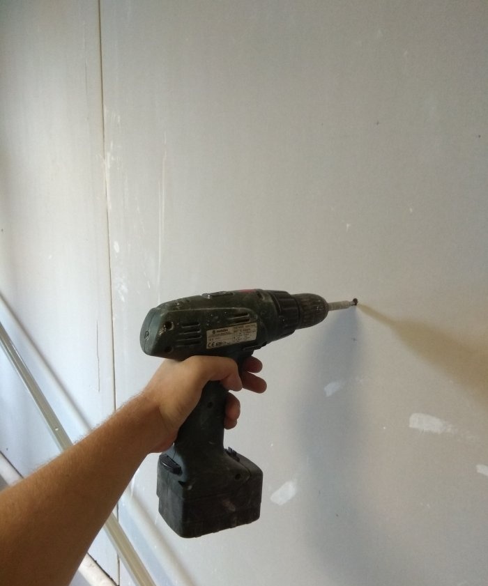 Do-it-yourself installation of drywall to the wall