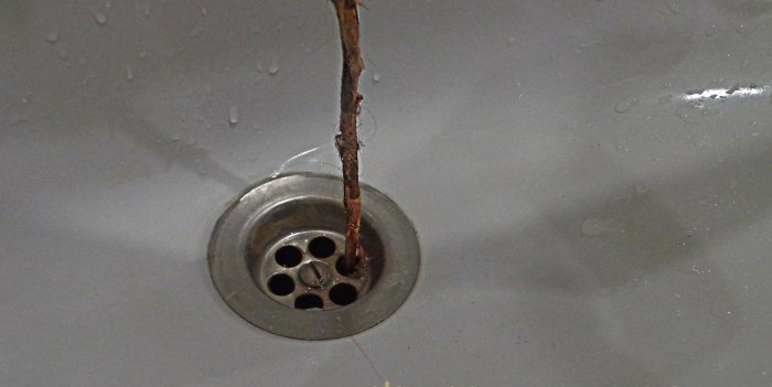 How to unclog a sink drain