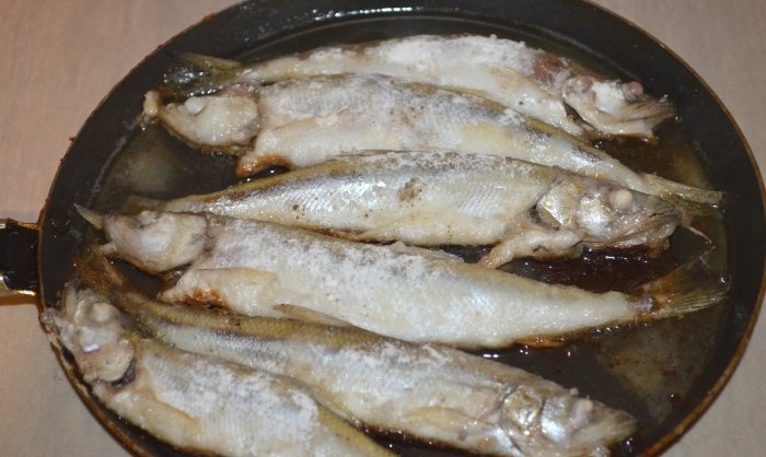 How to fry smelt fish quickly and tasty