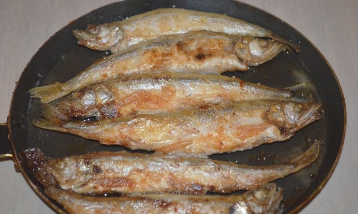 How to fry smelt fish quickly and tasty