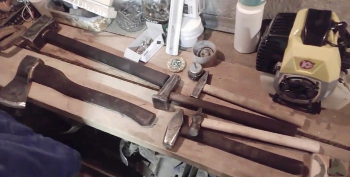 How to firmly fit a hammer onto a handle without a wedge