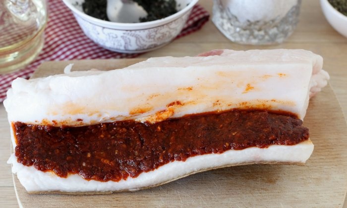 Salted lard with spicy layers and garlic