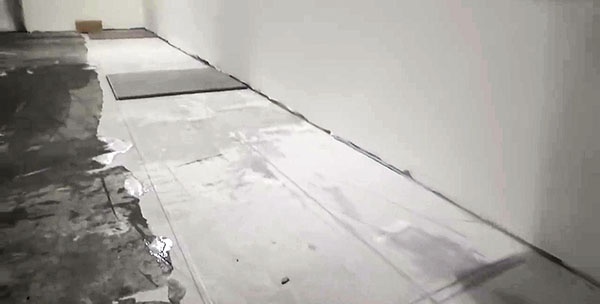 High-speed tile laying using a super comb