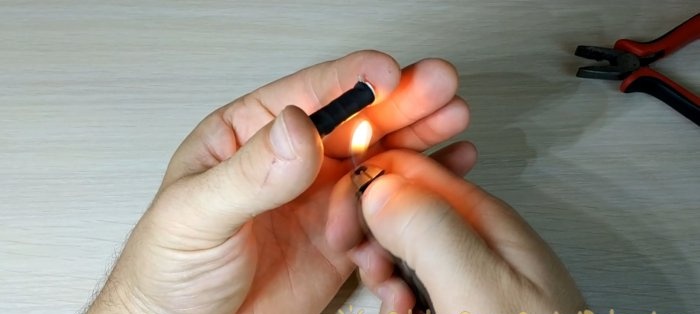 DIY mini flashlight keychain