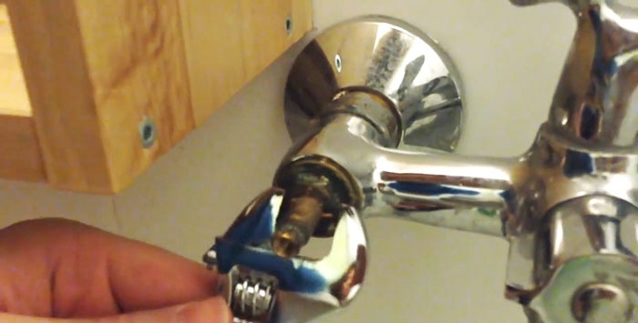 A dripping faucet, how to fix a water leak