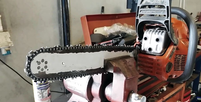 Sharpening a chainsaw chain using a drill