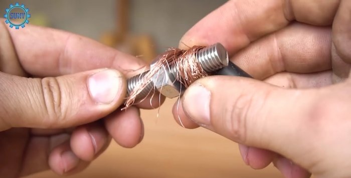 How to make a reliable electrode holder