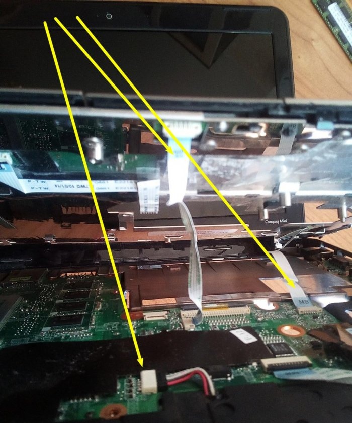 Cleaning your laptop from dust yourself