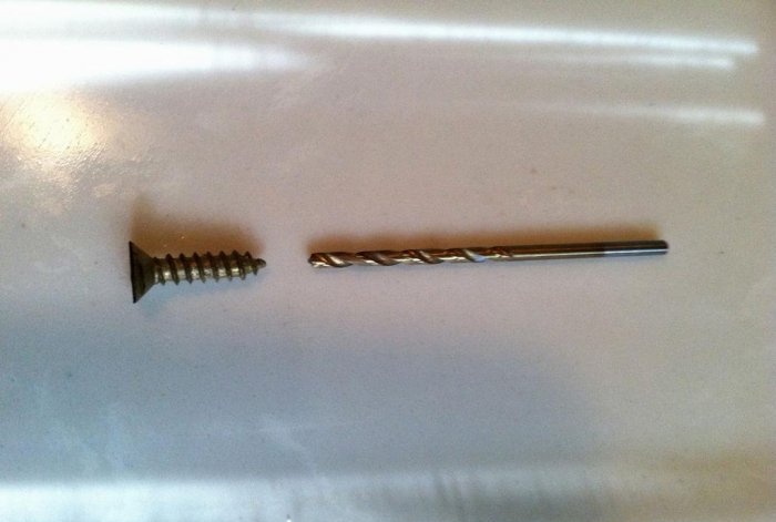 Restoring broken holes for door hinge screws