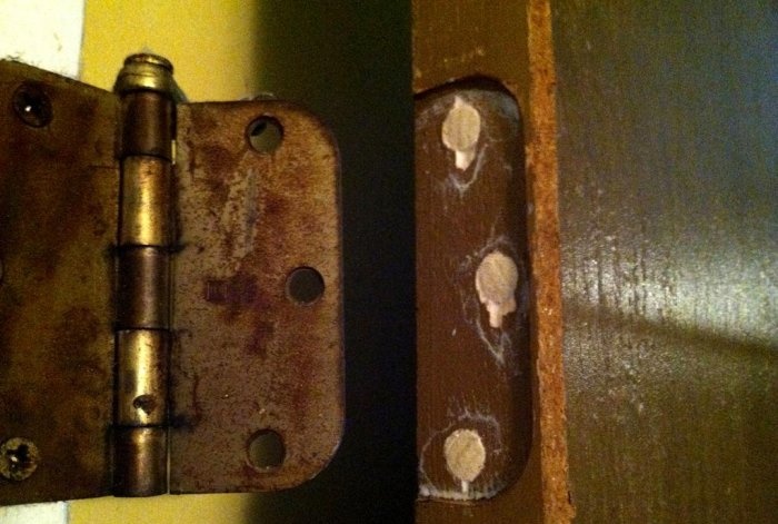 Restoring broken holes for door hinge screws