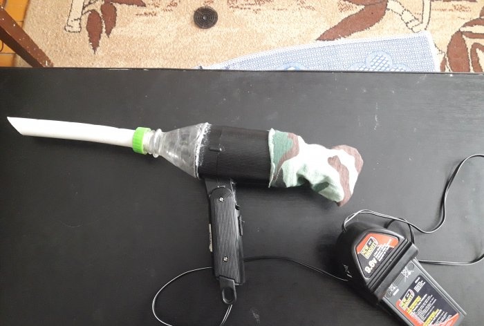 Mini vacuum cleaner from an old hair dryer